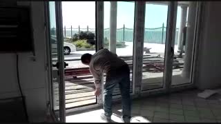 درب و پنجره آکاردئونی