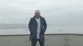 بلدنبودی این آدم مغرورو:) موزیک ویدیو اشوان آهنگ" مغرور"