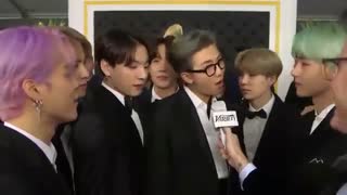مصاحبه با بی تی اس و بی تی اس در بک استیج جشنواره  گِرَمی Grammy 2019  interview  &  backstage with bts