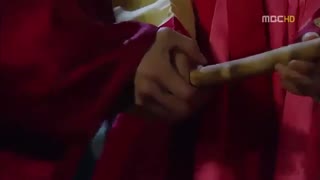 ماه در آغوش خورشید.تقدیم به MOHAMAD