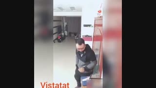 به دوربین ها لبخند بزنید