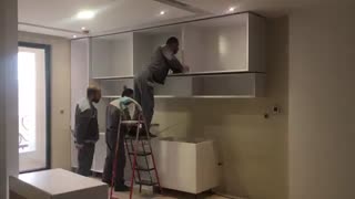 بازسازی ساختمان ونصب کابینت اشپزخانه 02122337132
