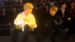 فان مومنت از بی تی اس(عجقای منننننن)^-^