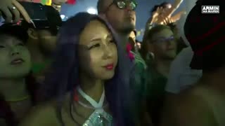 یکی از موزیک های محبوب در تومارلند 2018 بدست Armin van Buuren به نام Blah Blah Blah