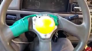 این هم از بازشدن ایربگ