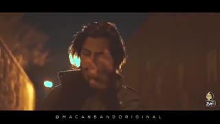 آهنگ حس عجیب از ماکان بند