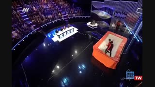 عصر جدید در شب سوم، شرکت کننده اول: گروه آرمیک