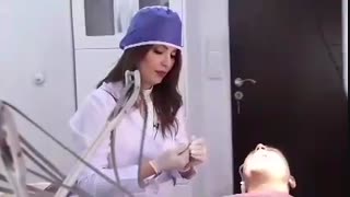 دکتر شیوا جعفرنژاد | دندانپزشک زیبایی و ترمیمی کلینیک دندانپزشکی