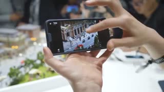 عرضه گوشی هوشمند با زوم ده ایکس