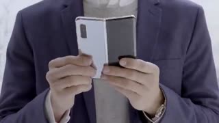 ویدئوی رسمی تجربه کار با گوشی تاشو سامسونگ گلکسی فولد