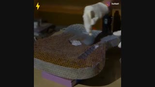 گیتاری که از مداد درست شده