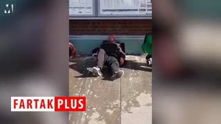 رفتار غیرانسانی ماموران راه آهن با مرد بی خانمان!