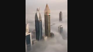 برج ها بر فراز ابرها