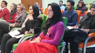 آموزش زبان انگلیسی (جلسه هفتم Essential 1  در یک دقیقه)