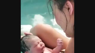زایمان طبیعی در آب