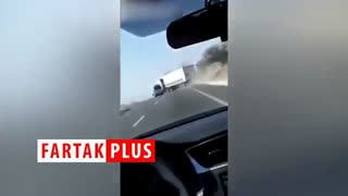 تصادف وحشتناک تریلی با خودرو به دلیل خواب آلودگی