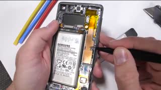 کالبدشکافی گلکسی اس10 – سامسونگ قدم در راه اپل می‌گذارد