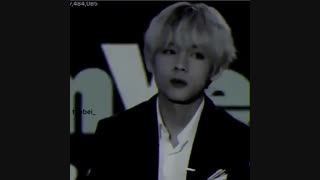 آخه کی میتونه عین این تهیونگ عوضی تو صدم ثانیه تغییر فاز بده؟؟؟؟ ته ته......(bts/te te)