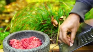 آشپزی در جنگل:لذت درست کردن کباب کوبیده زغالی در طبیعت