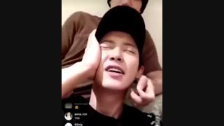 یه تیکه از لایو اینستا چانیول با کای...