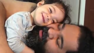 ویدیو احساسی رضا صادقی و خترش ویانا