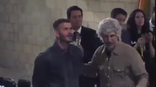 یه مجسمه برای بکهام ساختن!!!