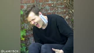 ('K-POP WITH ZERO BUDGET! (BTS- Tear 'Singularity کاور بسیار خنده دار Singularity از جاستین و آدام