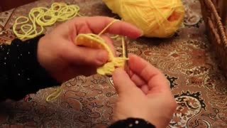 آموزش بافتنی و قلاب بافی ( گل ۳ تایی و رج برگشتی ) توسط خانم منیژه غفاری