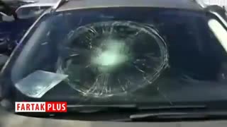 شکستن شیشه خودرو‌های صفر کیلومتر در نمایندگی توسط دو پسر نوجوان