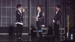 When "At Gwanghwamun" by Kim Heechul goes WRONG!