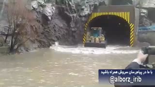 آب گرفتگی در جاده کرج چالوس
