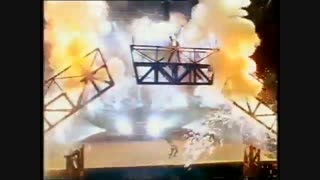 دومین کنسرت EARTH  SONG مایکل جکسون ......عالیهههههه