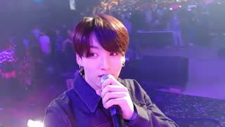 bts fake love بی تی اس نماشا