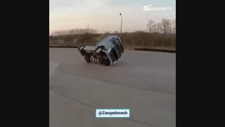 تریلی طراحی شده شرکت ولو که می‌تواند با دو چرخ نیز تعادل خود را حفظ کند.