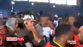 سیاستمدارانی که در برنامه زنده صندلی به هم پرتاب کردند