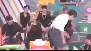وقتی شوگا ادای جیمین رو درمیاره*-*