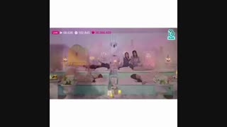 وقت Apink اهنگ Its 11.11  ته یون رو میخونن