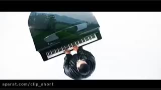 الان حس میکنم ____