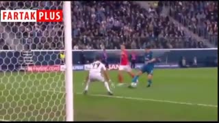 مهدوی‌کیا زمان تبریک به سردار آزمون با حسرت از این بازی‌ها می گوید!