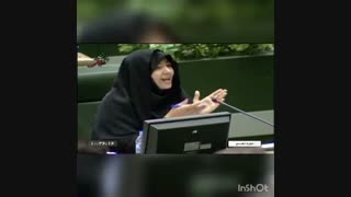نماینده مبارکه : آقای وزیر علوم شما باید یقه پاره کنید/چرا نخبه دکترا فیزیک بیکار است