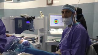 عمل عیب انکساری چشم