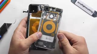 تماشا کنید: عملیات کالبدشکافی و شفاف‌سازی قاب پشت پیکسل 4 XL گوگل