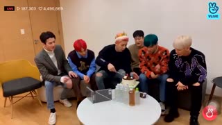 مومنت V live چانبک