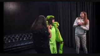 بیلی طرفداراشو غافلگیر میکنه....خ خوبه از دست ندید