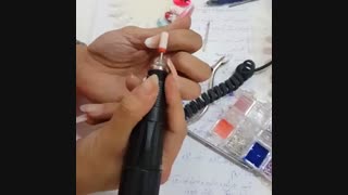 آموزش تخصصی کاشت ناخن