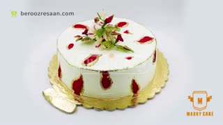 کیک سفارشی با ورق طلا و گل شکری وانیلی ماری کیک-به روز رسان