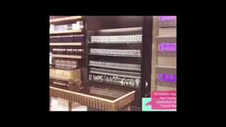 ربات هوشمند عطرسازی مشهد(ویلاژتوریست مال)